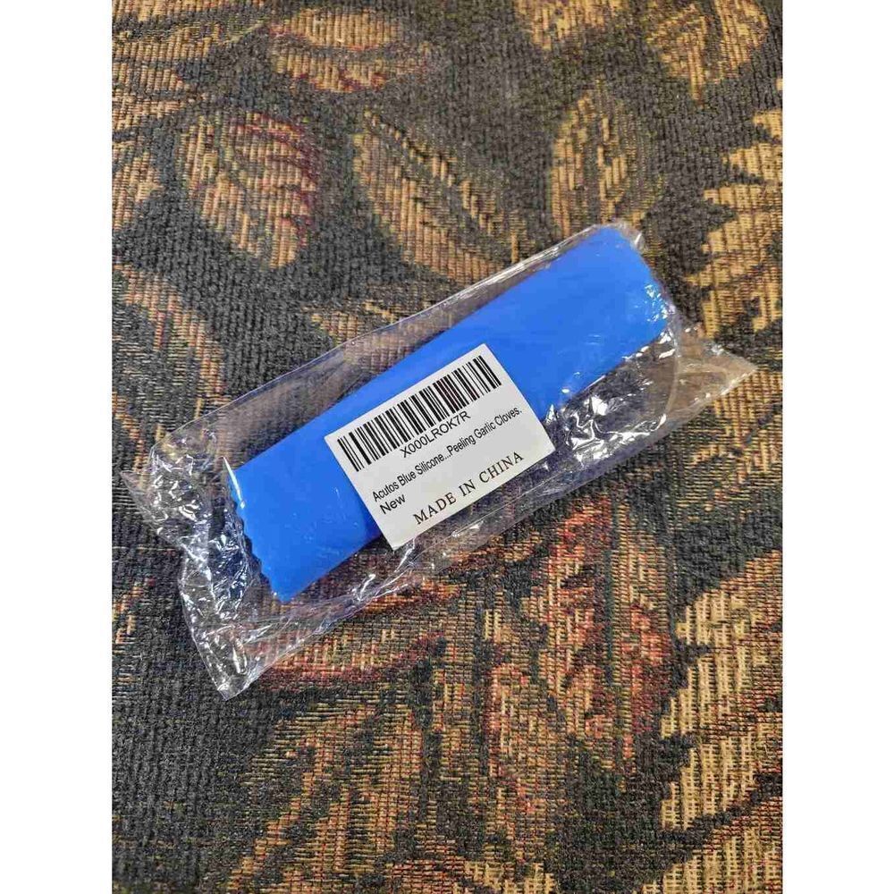 Acutos Blue Silicone Garlic Peeler Peel- NIP